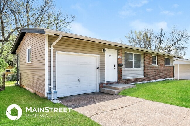 10310 Monarch Dr in St. Louis, MO - Building Photo - Building Photo