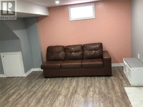 29 Cape Dorset Crescent in Brampton, ON - Building Photo - Building Photo