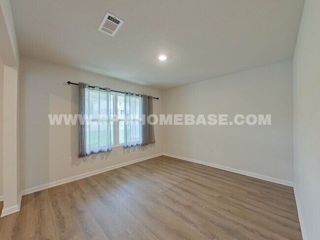 3264 Chapelwood Dr in Crestview, FL - Foto de edificio - Building Photo