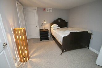 1706 Locust St, Unit 2 in Philadelphia, PA - Foto de edificio - Building Photo