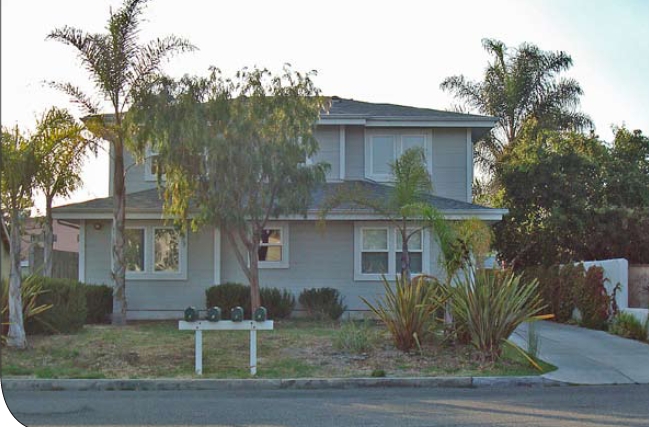 565 Walnut Ave in Carpinteria, CA - Foto de edificio - Building Photo