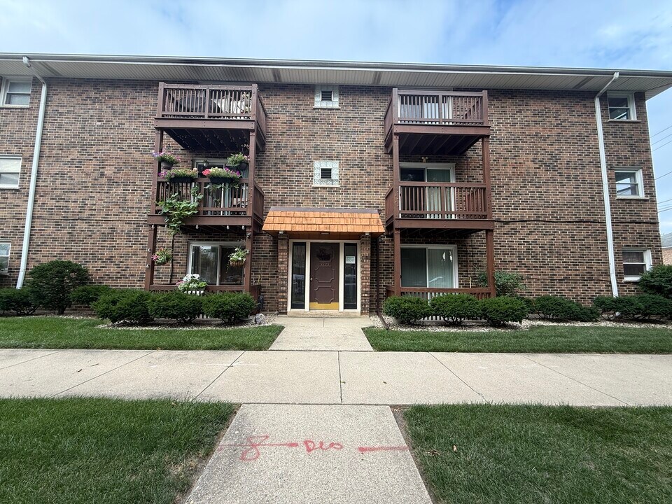 3723 W Devon Ave in Chicago, IL - Building Photo
