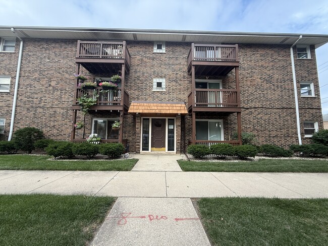 property at 3723 W Devon Ave