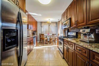 1413 Sutton Ct in Vernon Hills, IL - Building Photo - Building Photo