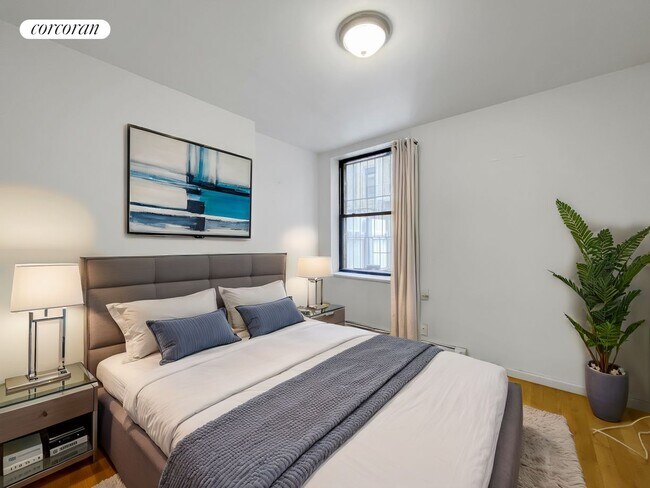 523 W 49th St in New York, NY - Building Photo - Building Photo