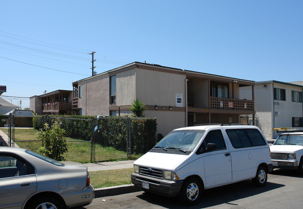 1765 Locust Ave in Long Beach, CA - Foto de edificio