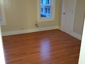 6 Gaugh St in Easthampton, MA - Building Photo - Building Photo