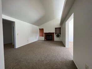 2258 Gregory Ave in Palmdale, CA - Building Photo - Building Photo