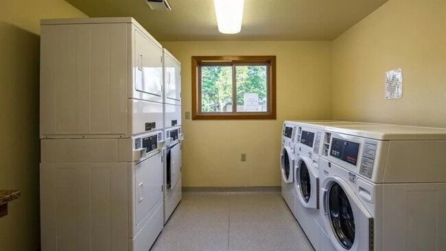 property at 933 N Rose St