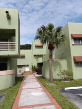 11183 NW 7th St, Unit 202 in Miami, FL - Building Photo - Building Photo