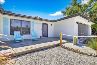 1105 Skiff Pl in Sanibel, FL - Building Photo - Building Photo