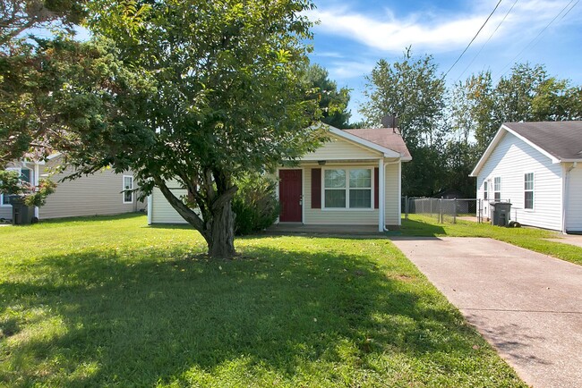 999 State Line Rd in Oak Grove, KY - Building Photo - Building Photo