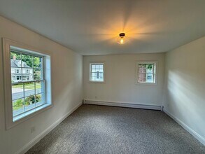 46 High St, Unit Floor 1 in South Glastonbury, CT - Building Photo - Building Photo