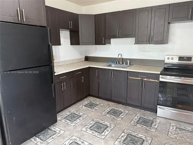 1511 NW 45th St in Miami, FL - Building Photo - Building Photo