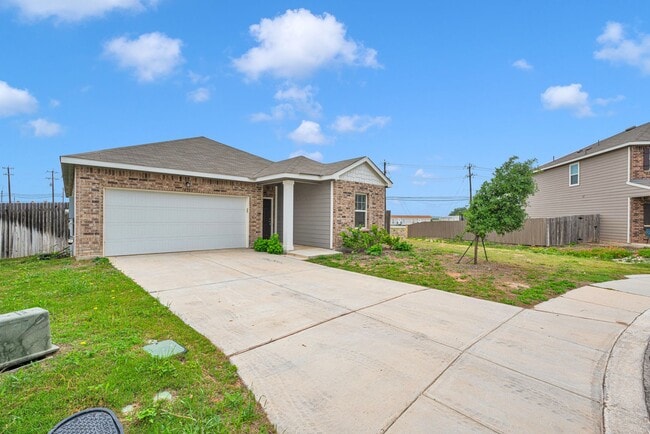 14303 Gunsight Pass in San Antonio, TX - Building Photo - Building Photo