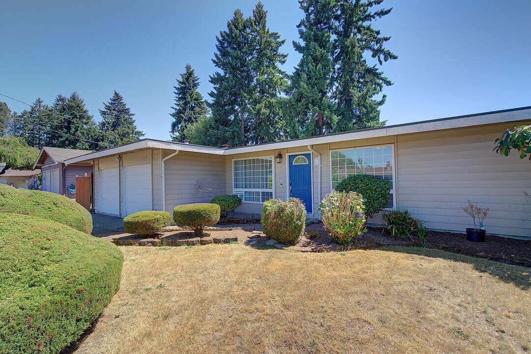 10509 SE 227th St in Kent, WA - Building Photo