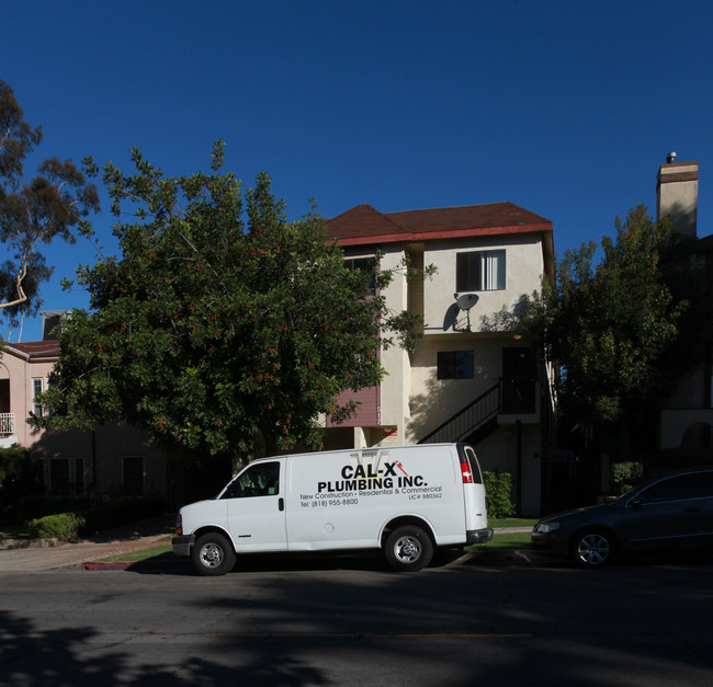 517 E Verdugo Ave in Burbank, CA - Foto de edificio - Building Photo