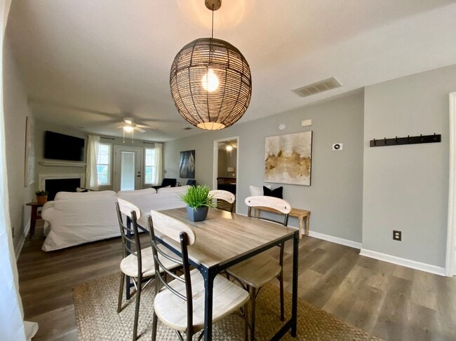 property at 16 Summit Commons Ct