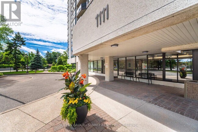 1111 Bough Beeches Blvd in Mississauga, ON - Building Photo - Building Photo