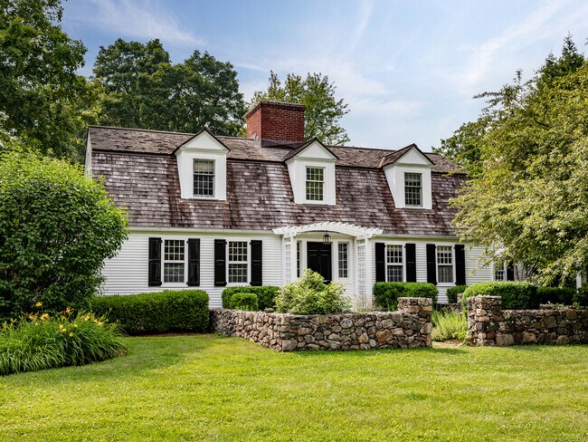 61 Old Litchfield Rd in Washington, CT - Foto de edificio - Building Photo