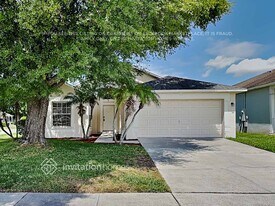 100 Prince Pl in Sanford, FL - Building Photo