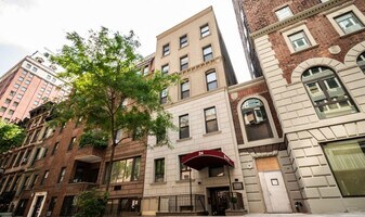 24 E 38th St in New York, NY - Building Photo