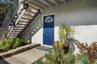 Park Plaza Apartments in Santa Ana, CA - Foto de edificio - Building Photo