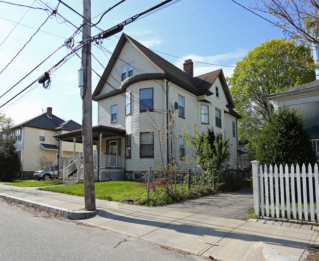 49 Washington Ave in Waltham, MA - Foto de edificio - Building Photo