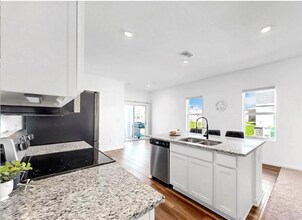 3552 Shade Fern Ln in Zephyrhills, FL - Building Photo - Building Photo
