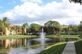 2351 W Preserve Way in Miramar, FL - Foto de edificio - Building Photo