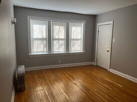 1336 E 76th St in Chicago, IL - Building Photo