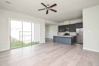 1103 Fuschia Rd in Houston, TX - Building Photo - Building Photo