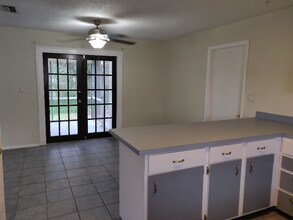 1737 Vivian Ct in Deltona, FL - Building Photo - Building Photo