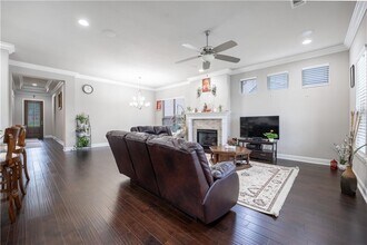 4604 SW Birmingham St in Bentonville, AR - Foto de edificio - Building Photo