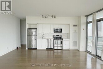 105-1105 The Queensway in Toronto, ON - Building Photo - Building Photo