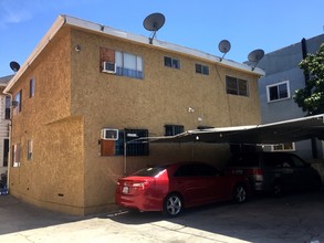 1405 S Burlington Ave in Los Angeles, CA - Foto de edificio - Building Photo