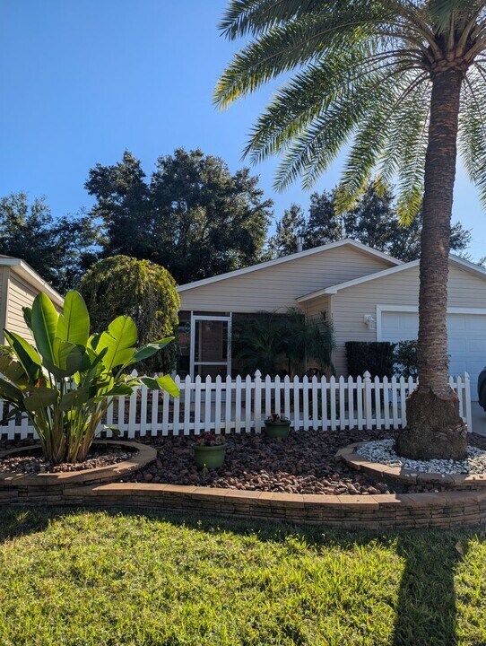 1655 Sellers Ct in the Villages, FL - Building Photo