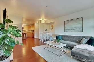 13203 97th Ave E, Unit 302 in Puyallup, WA - Building Photo - Building Photo