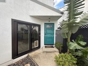 1231 Tivoli Ln in Simi Valley, CA - Building Photo - Building Photo