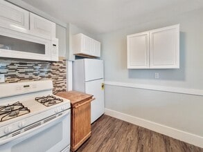 33 Juniper St, Unit 1 in Boston, MA - Foto de edificio - Building Photo
