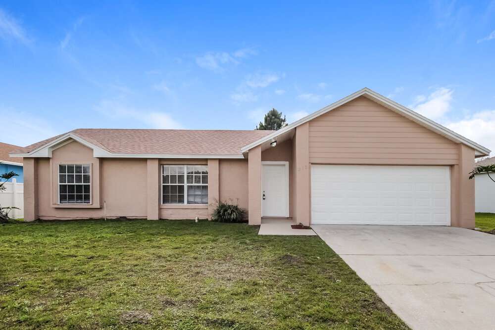 212 Great Yarmouth Ct in Kissimmee, FL - Building Photo