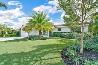 5810 NE 22nd Ter in Fort Lauderdale, FL - Foto de edificio - Building Photo