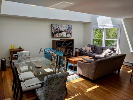 72 6th St, Unit 2 in Cambridge, MA - Building Photo