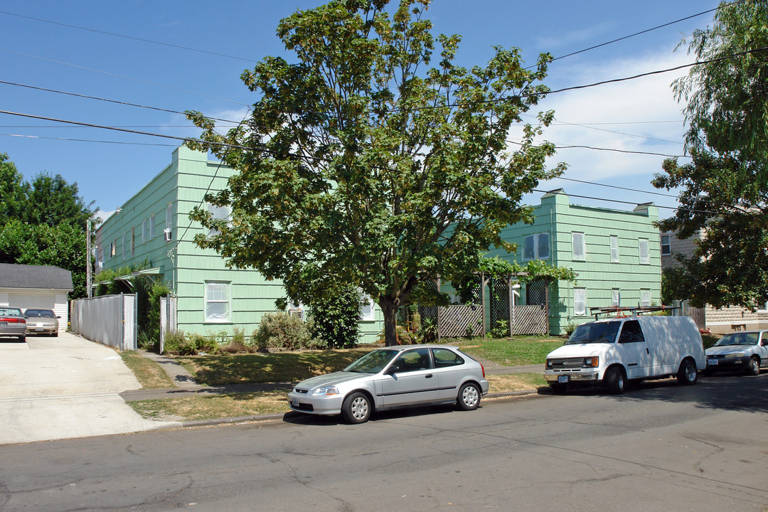 2031 N Watts St in Portland, OR - Building Photo