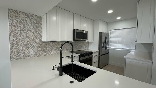 4483 Luxemburg Ct