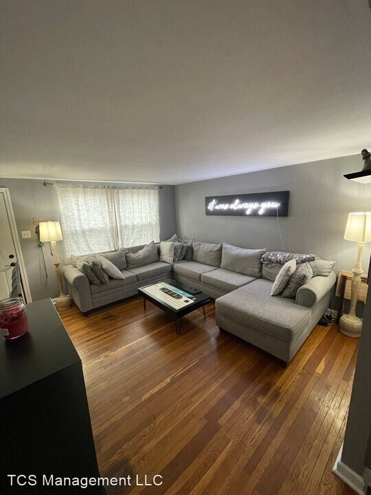 4443 E Allen St Photo