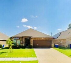 1739 Wooley Way in Seagoville, TX - Building Photo