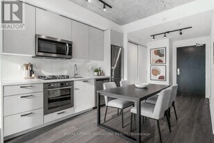 55 Ontario St in Toronto, ON - Building Photo