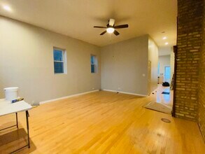 1350 N Wolcott Ave-Unit -1S in Chicago, IL - Foto de edificio - Building Photo