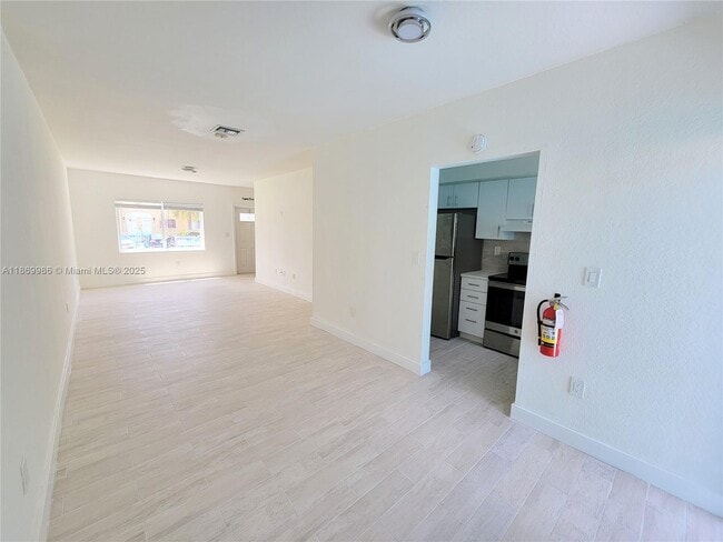 483 NW 84th Ln in Miami, FL - Building Photo - Building Photo